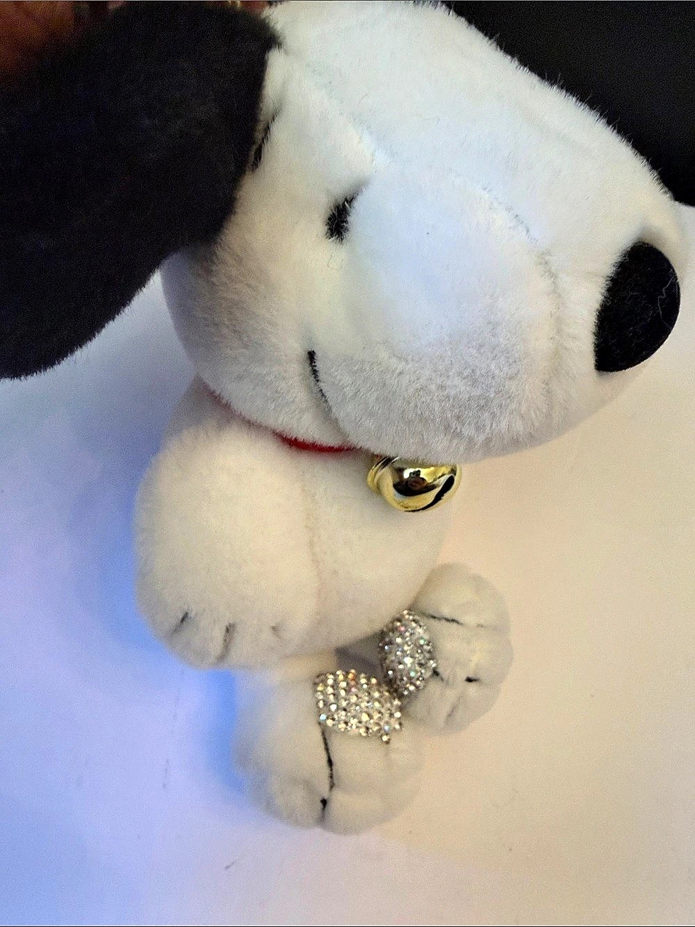 Peanuts Snoopy Plush Keychain in White & Black